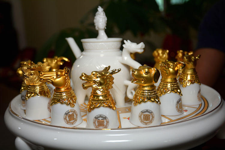 “貴妃醉酒”<a ><a ><a ><object><a style='font-size:14px;color:#999;'  target='_blank'>中國白</a></object></a></a></a>酒具